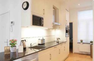 Heart of Brussels Escape, Steps from Bourse