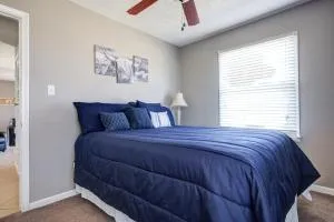 Cheerful 3 Bedroom Home Close to TTU and Hospitals - Doud