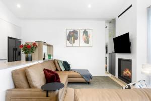 Mod House Ocean Grove- Walk to the shops, cafes, beach and park! Brand new luxury apartment in gated complex