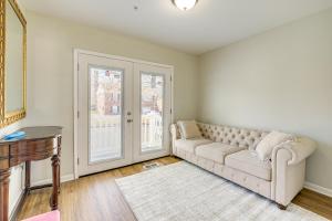 5 Mi to Smithsonian Museum Apt in DC