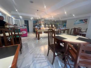 Flat Amarilis em Riviera São Lourenço - com arrumação, café manhã, wifi privat, toalhas praia e piscina e enxoval completo com trocas toalhas