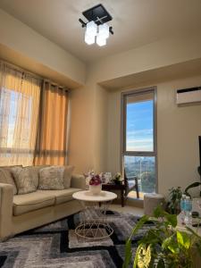 S & E Condo with Panoramic View