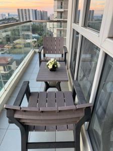 S & E Condo with Panoramic View
