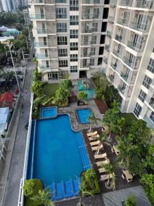 S & E Condo with Panoramic View