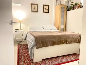 Excellent Private Suite in Bloor West Village