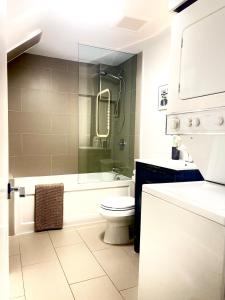 Excellent Private Suite in Bloor West Village