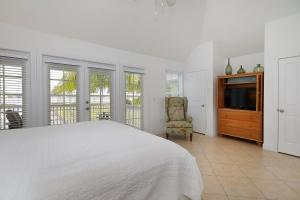 Waterfront luxury Villa 30 with sunset views and boat slip