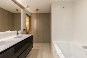 Elegant Modern Apartment in the heart of BCN