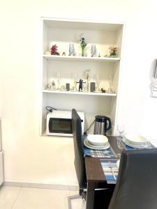 Modern and Cozy flat, 10 min by tram from centre