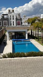 Casa con alberca, jardín, fogata, cerca de ValQuirico, VW Finsa
