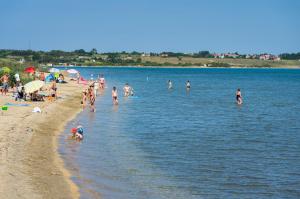 Apartments with parking space Nin, Zadar - 13594