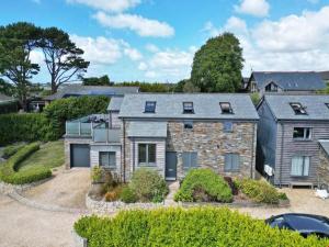 Maisons de vacances Stone House in Plougasnou near Sandy Beach : photos des chambres