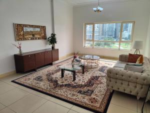 Delightful 3Bedroom Family Apartment with Garden View