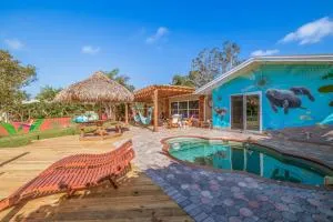 Paradise Cove Waterfront Pool Spa Dolphins Manatees Canoes - Walsingham