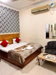 The Super Residency - Near Nizamuddin Markaz & Auliya Dargha