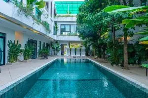 Raing Phnom Bungalow - Bokor