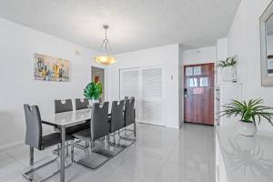 Great Apartment with beach access