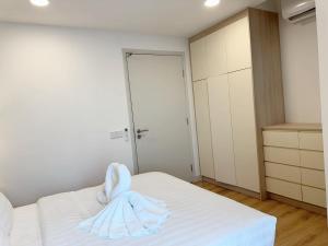 The Atrium at Jalan Ampang by OKBnB - Luxury 3 Bedroom Family Suite with Balcony, 3 mins to KLCC
