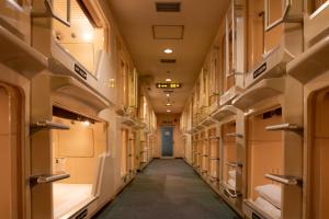 Capsule Hotel Asahi Plaza Shinsaibashi - Mens Only