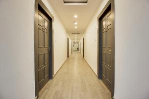 Super Townhouse 359 Begumpet Near Hyderabad Central