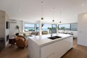 Beach bliss-Modern luxury holiday home at Kohimarama - 欧尼坦基