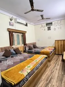 MANSAROVAR HOME STAY and GUEST HOUSE - Gogāpur