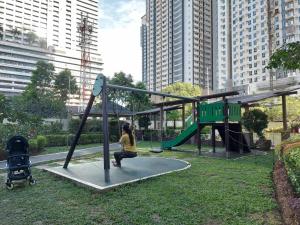 FLAIR 2 Bedroom Unit with Balcony