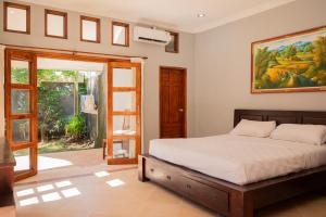 Villa with private pool and garden in Nusa Dua 3BR