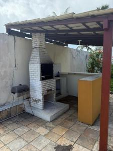 Apto com piscinas e pé na areia