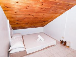 Budget vacation house 5 mins walk to ELYU beach