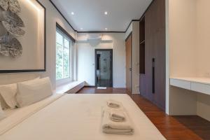 V175 Huge 21M Pool 5-BR 1Km 2 Kamala Beach