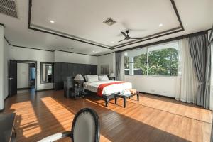 V175 Huge 21M Pool 5-BR 1Km 2 Kamala Beach