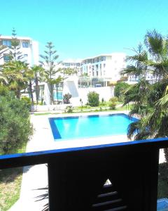 24 Cozy apartment with pool, parking and terrace