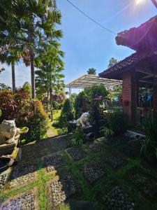 Nirun Garden Villa - Balinese Traditional House in North Bali