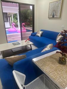 Villa White Hibiscus