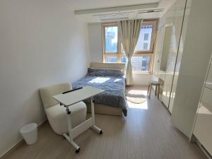 13 Cozy house with city view