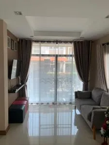 POP House - Ban Rong