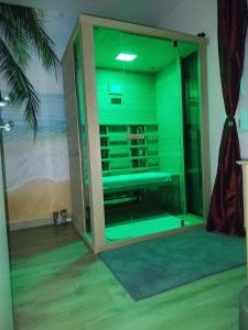 Diamond airport JACUZZI&SAUNA apartman Ledine