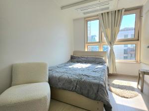 13 Cozy house with city view