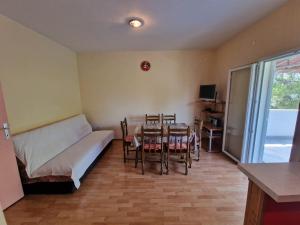 Apartment in Okrug Donji with sea view, terrace, air conditioning, WiFi 5136-1