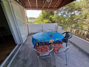 Apartment in Okrug Donji with sea view, terrace, air conditioning, WiFi 5136-1