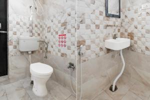 Super Hotel O Swaranpuri Near KIIT Square