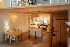 Studio et loft dans les Vans, centre historique, Ardèche, Cévennes Parc Régional
