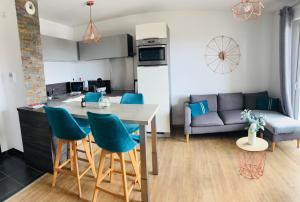 Appartements 2 pieces magnifique vue mer et montagne : photos des chambres