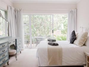 Deja Blue, Amblewood Guesthouse