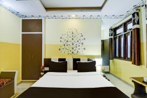 Super Collection O Ramgarh Mod Near Hawa Mahal Formerly Hotel NG Palace