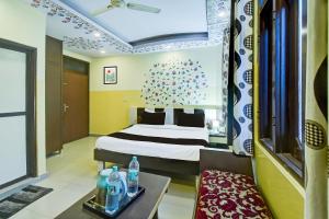 Super Collection O Ramgarh Mod Near Hawa Mahal Formerly Hotel NG Palace