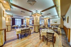 Complex Silver Hills