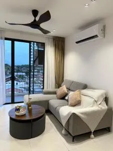 Armadale Galacity Pool View 3R2B 6pax - 古晋