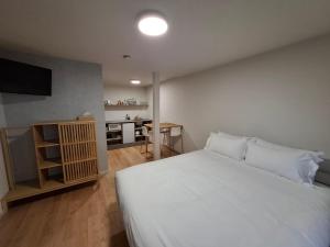 Phoenix Suites Myoko #101